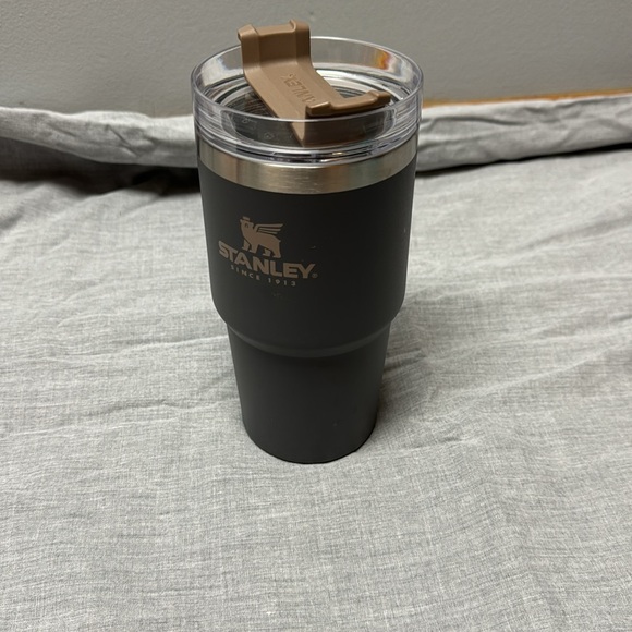Stanley tumbler - Picture 2 of 5